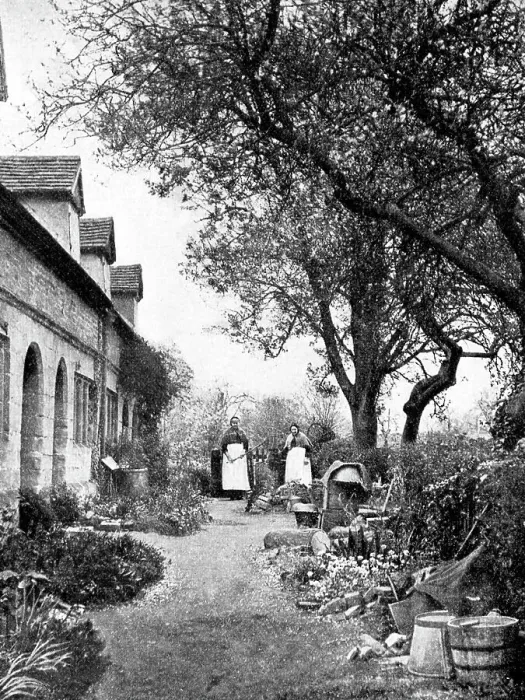 Framed Print : Chaddesley Corbett Almshouses early 1900s Framed Print : Chaddesley Corbett Almshouses early 1900s