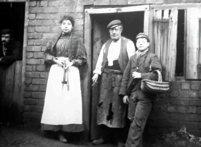 Framed Print : Chainmakers, Cradley heath, Birmingham Framed Print : Chainmakers, Cradley heath, Birmingham
