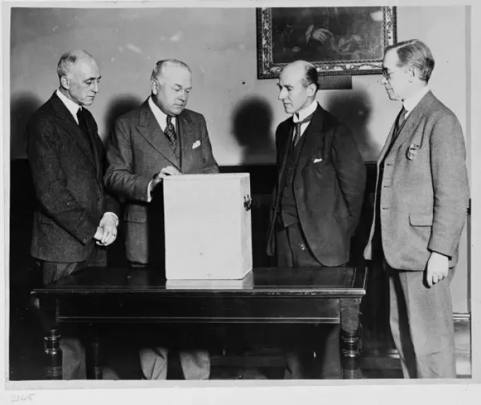 Framed Print : Chang film presentation, 1927. The Natural History Museum Framed Print : Chang film presentation, 1927. The Natural History Museum