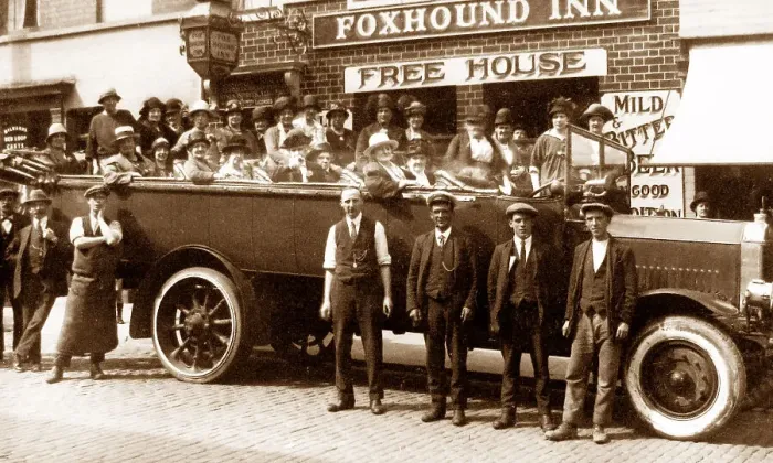 Framed Print : Charabanc outing, Foxhound Inn, Nottingham