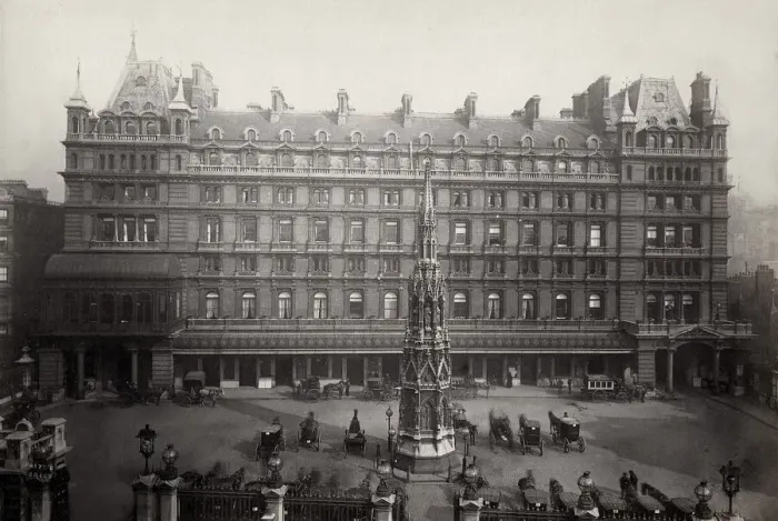 Framed Print : Charing Cross railway station Hotel, London Framed Print : Charing Cross railway station Hotel, London
