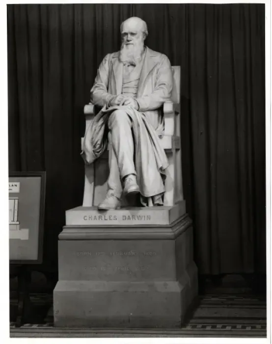 Framed Print : Charles Robert Darwin (1809-1881) Framed Print : Charles Robert Darwin (1809-1881)
