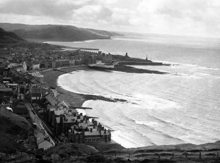 Framed Print : The charming bay at Aberystwyth, Cardiganshire, Wales Framed Print : The charming bay at Aberystwyth, Cardiganshire, Wales