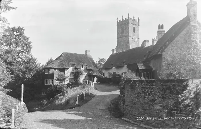 Framed Print : Charming Village Scene in Godshill Framed Print : Charming Village Scene in Godshill