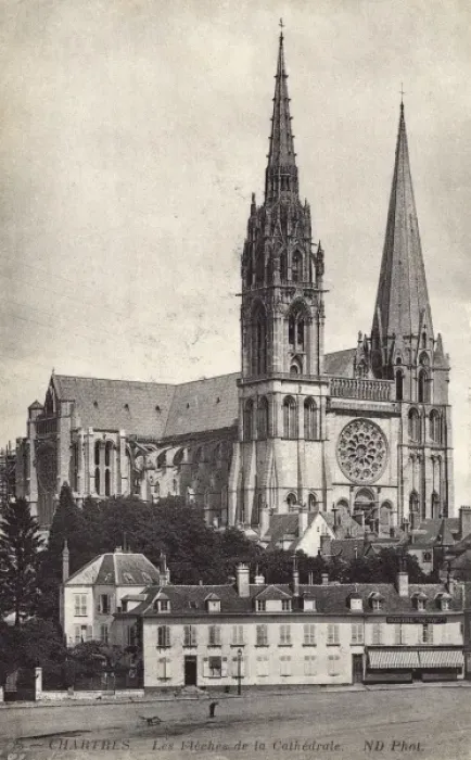 Framed Print : Chartres Cathedral, France Framed Print : Chartres Cathedral, France