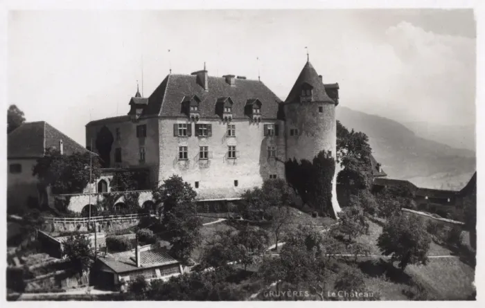 Framed Print : Chateau at Gruyeres, Fribourg, Switzerland Framed Print : Chateau at Gruyeres, Fribourg, Switzerland