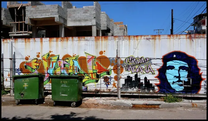 Framed Print : Che Guevara and graffiti, Havana, Cuba Framed Print : Che Guevara and graffiti, Havana, Cuba