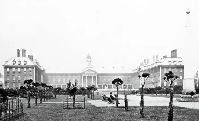 Framed Print : Chelsea Hospital, London Framed Print : Chelsea Hospital, London