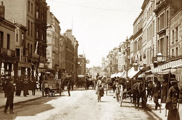 Framed Print : Cheltenham High Street early 1900s Framed Print : Cheltenham High Street early 1900s