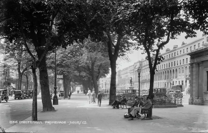 Framed Print : Cheltenham Promenade Framed Print : Cheltenham Promenade