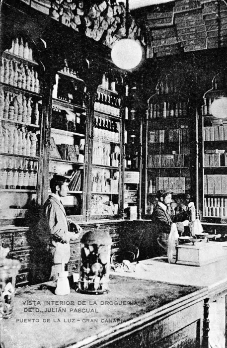 Framed Print : Chemist shop, Puerto de la Luz, Gran Canaria, Canary Islands Framed Print : Chemist shop, Puerto de la Luz, Gran Canaria, Canary Islands