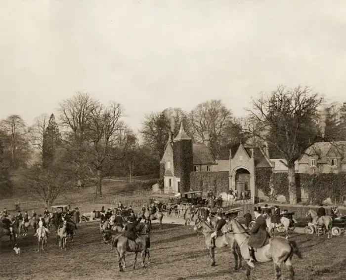 Framed Print : Cheshire Hunt at Combermere Abbey Framed Print : Cheshire Hunt at Combermere Abbey