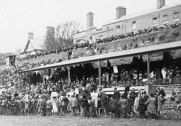 Framed Print : Chester Racecourse early 1900s Framed Print : Chester Racecourse early 1900s