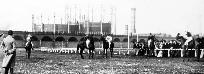 Framed Print : Chester Racecourse, early 1900s Framed Print : Chester Racecourse, early 1900s