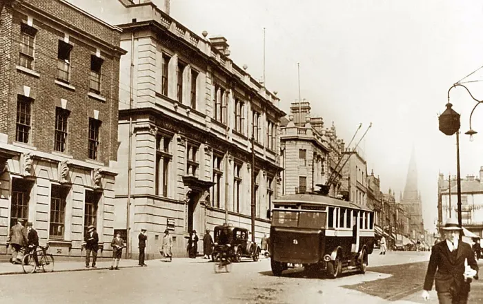 Framed Print : Chesterfield High Street Trolleybus possibly 1930 / 40s Framed Print : Chesterfield High Street Trolleybus possibly 1930 / 40s