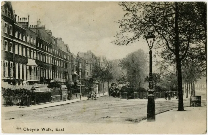 Framed Print : Cheyne Walk, East, Chelsea, London Framed Print : Cheyne Walk, East, Chelsea, London