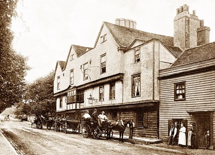 Framed Print : Chigwell The King's Head early 1900s Framed Print : Chigwell The King's Head early 1900s