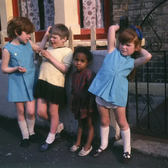 Framed Print : Four children on a Balham street, SW London Framed Print : Four children on a Balham street, SW London