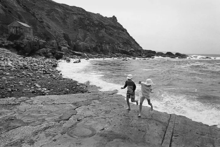 Framed Print : Children Cape Cornwall Framed Print : Children Cape Cornwall