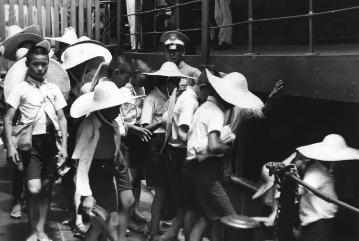 Framed Print : Children of the Chinese city of Hankou, Wuhan, are evacuated by boat on the Yangtze River Framed Print : Children of the Chinese city of Hankou, Wuhan, are evacuated by boat on the Yangtze River