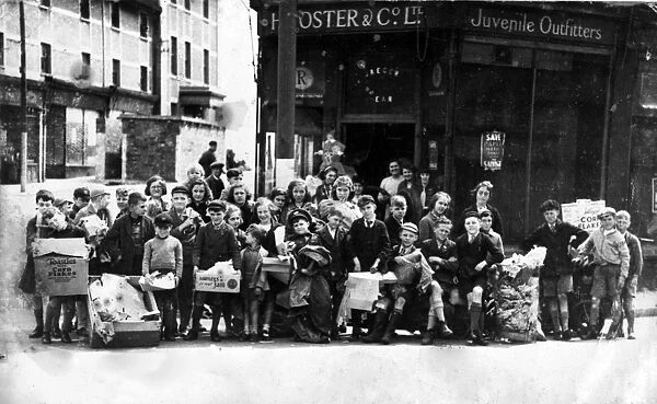 Children collecting paper to aid war effort, Walton, Essex