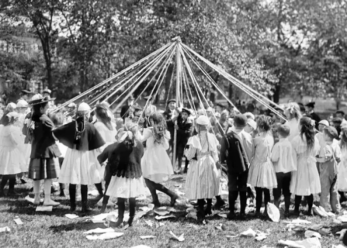 Framed Print : Children dancing around a May pole, Central Park, New York C Framed Print : Children dancing around a May pole, Central Park, New York C