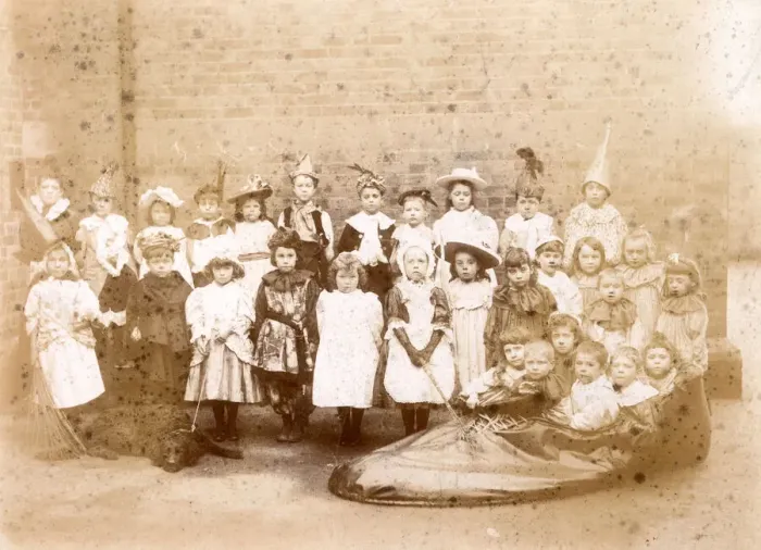 Framed Print : Children in fancy dress - old woman who lived in shoe