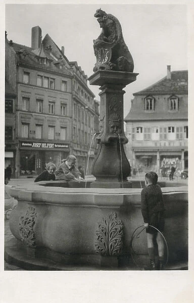 Children and fountain, Kaiserslautern, Germany