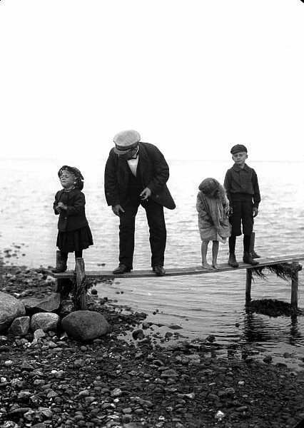 Children on a jetty