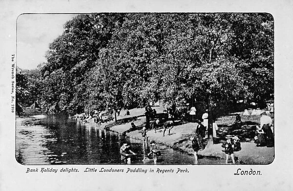 Children paddling in Regents Park, London
