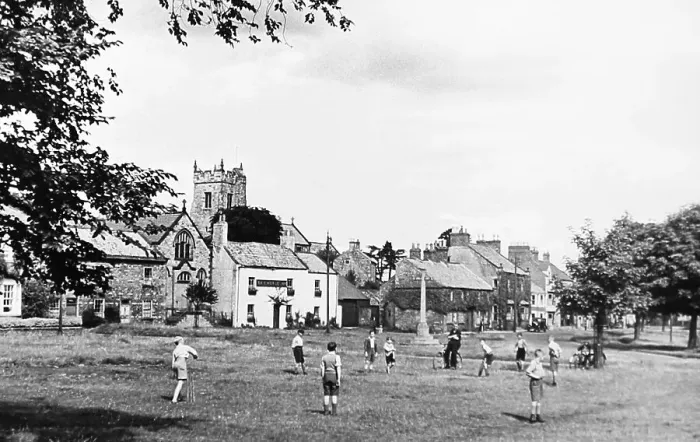 Framed Print : Children playing cricket, Catterick, in the 1930s Framed Print : Children playing cricket, Catterick, in the 1930s