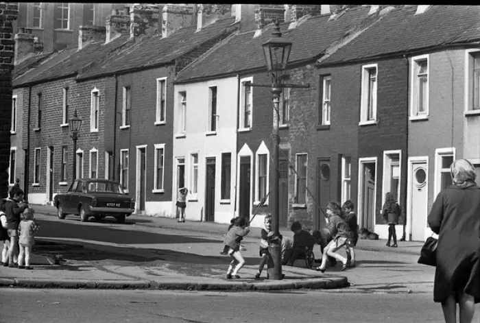 Framed Print : Children playing in Milton Street, Belfast, Northern Ireland Framed Print : Children playing in Milton Street, Belfast, Northern Ireland