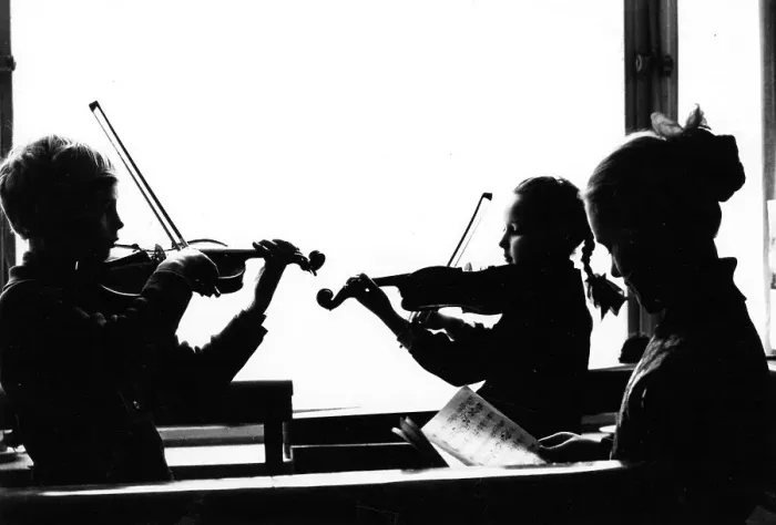 Framed Print : Children playing violins Framed Print : Children playing violins
