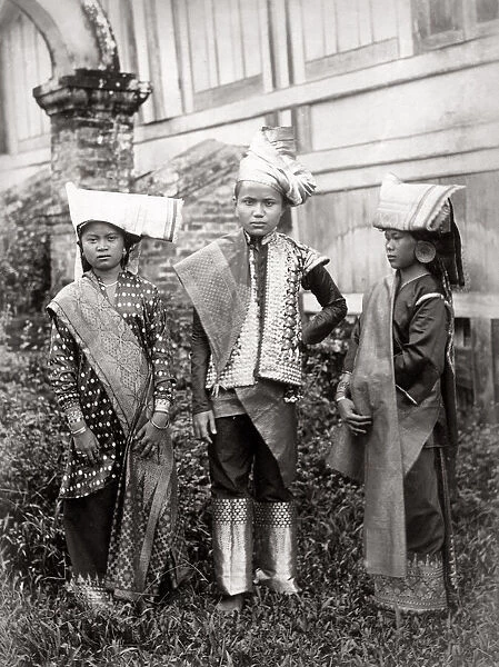 Children, probably Dutch East Indies, Indonesia