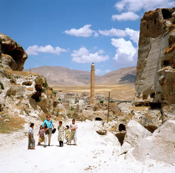 Framed Print : Children surround tourists at Hasankeyf Framed Print : Children surround tourists at Hasankeyf