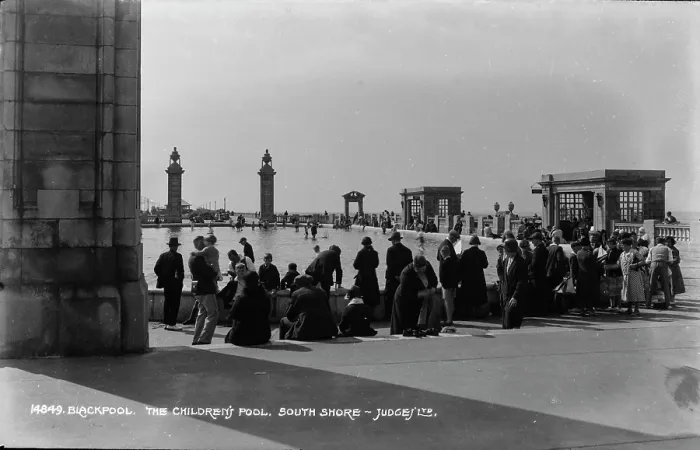 Framed Print : The Children's Pool, South Shore Framed Print : The Children's Pool, South Shore