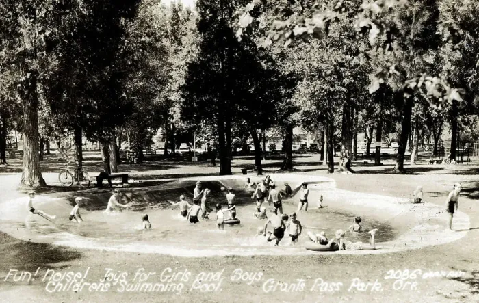 Framed Print : The Children's Swiiming Pool, Grants Pass Park, Oregon, USA Framed Print : The Children's Swiiming Pool, Grants Pass Park, Oregon, USA