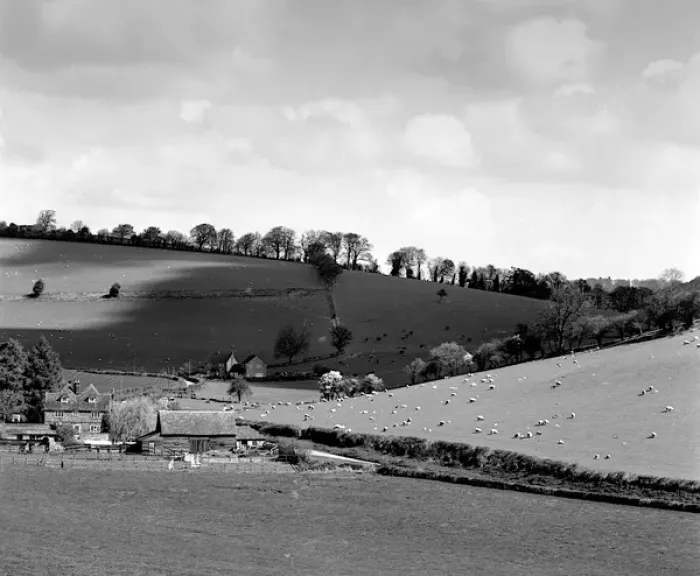 Framed Print : Chiltern Farming scene, Bix near Henley on Thames, Oxon Framed Print : Chiltern Farming scene, Bix near Henley on Thames, Oxon