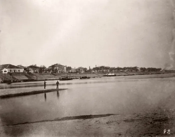 Framed Print : China c. 1880s - Hankow Hankou Wuhan Yangtze River Framed Print : China c. 1880s - Hankow Hankou Wuhan Yangtze River