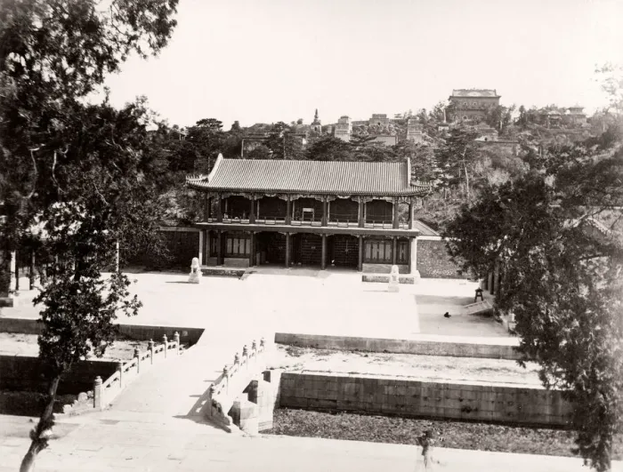 Framed Print : China c. 1880s - Longevity Hill, Summer palace Framed Print : China c. 1880s - Longevity Hill, Summer palace