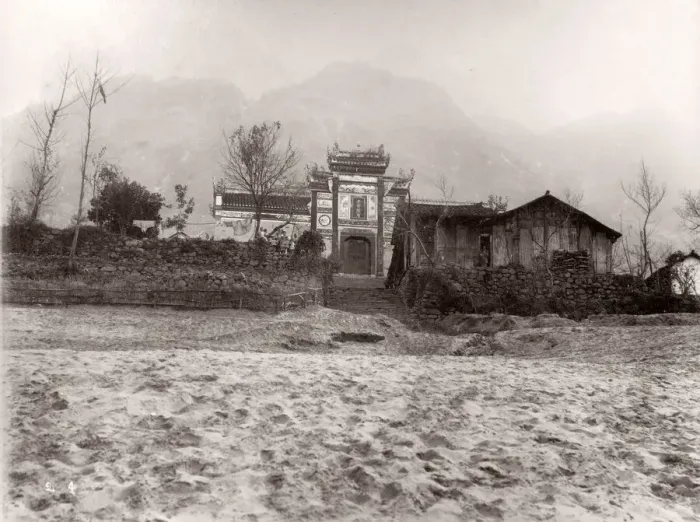 Framed Print : China c. 1880s - temple on Yangtze River gorges Framed Print : China c. 1880s - temple on Yangtze River gorges