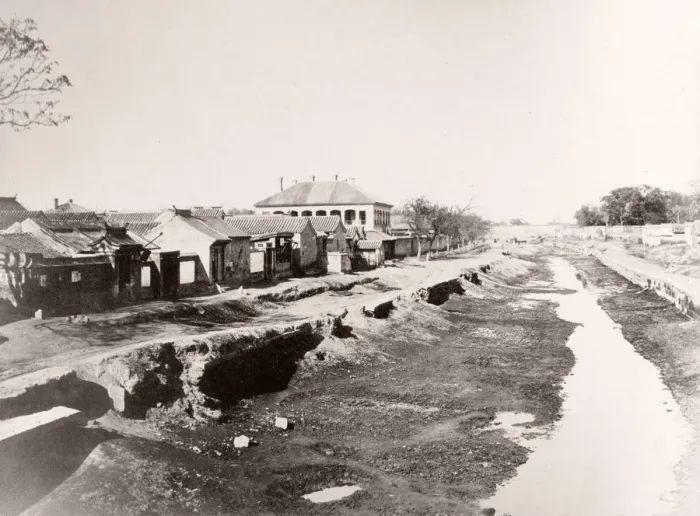 Framed Print : China c. 1880s - view in Peking, Beijing Framed Print : China c. 1880s - view in Peking, Beijing