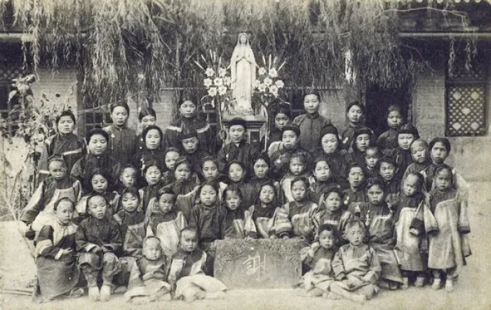 Framed Print : China - Gansu - Foster children / orphans - Catholic Mission Framed Print : China - Gansu - Foster children / orphans - Catholic Mission