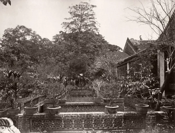 Framed Print : China - garden in Canton Guangzhou Framed Print : China - garden in Canton Guangzhou