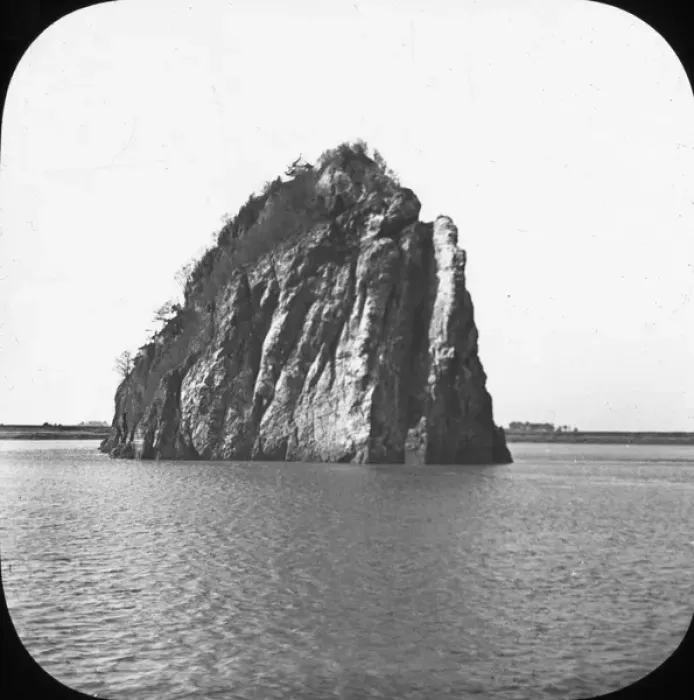 Framed Print : China - Little Orphan Island, Yang tse Kiang Framed Print : China - Little Orphan Island, Yang tse Kiang