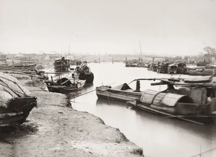 Framed Print : China, river boats in a creek Framed Print : China, river boats in a creek
