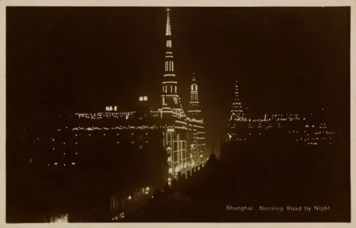 Framed Print : China - Shanghai - Nanjing Road - At night Framed Print : China - Shanghai - Nanjing Road - At night