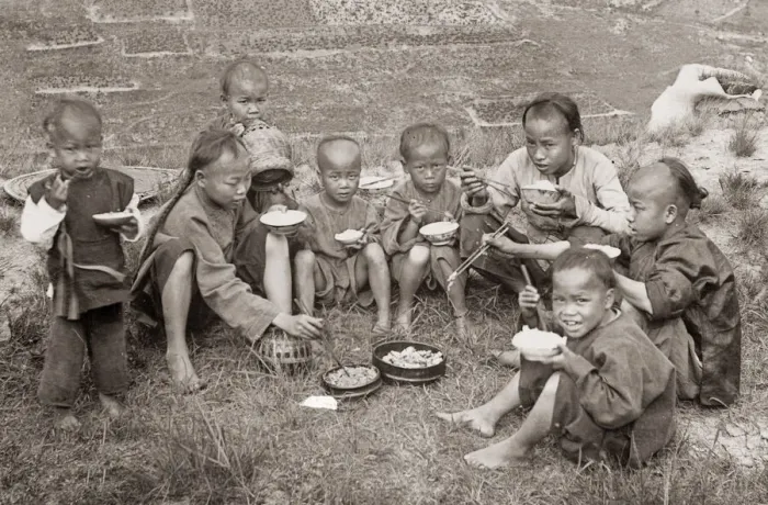 Framed Print : Chinese children eating with chopsticks, China c. 1890 Framed Print : Chinese children eating with chopsticks, China c. 1890