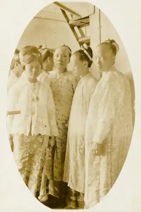 Framed Print : Chinese Immigrants en route to the United States Framed Print : Chinese Immigrants en route to the United States