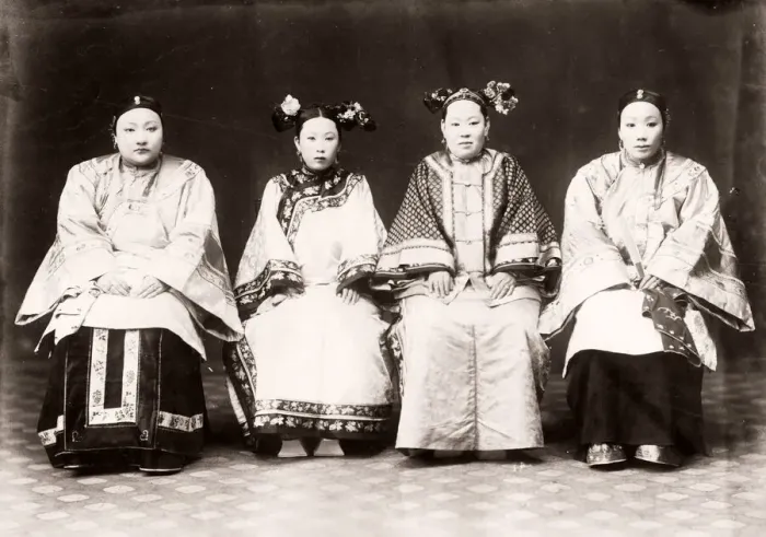 Framed Print : Four Chinese women in ornate robes, China, c. 1890 s Framed Print : Four Chinese women in ornate robes, China, c. 1890 s